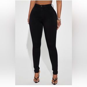 FASHIONNOVA - Eva Super Soft Curvy Skinny Jean